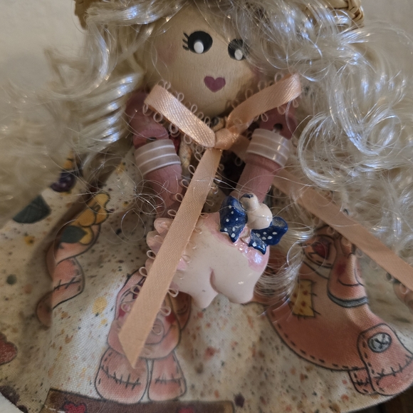 Hand Made Bobbin Farm Girl & Pig Figure - Picture 2 of 9